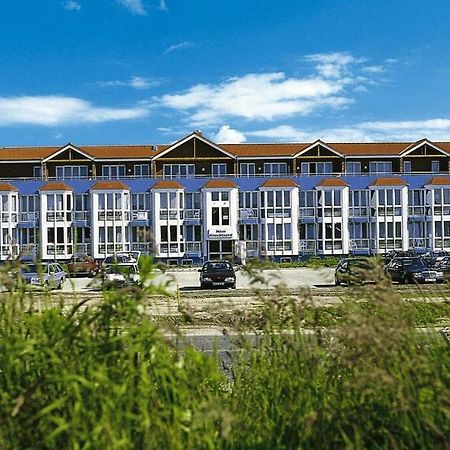 Apartment In Cuxhaven With A Shared Pool Екстериор снимка