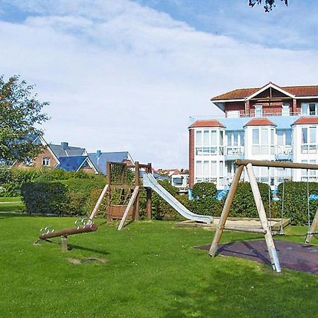 Apartment In Cuxhaven With A Shared Pool Екстериор снимка