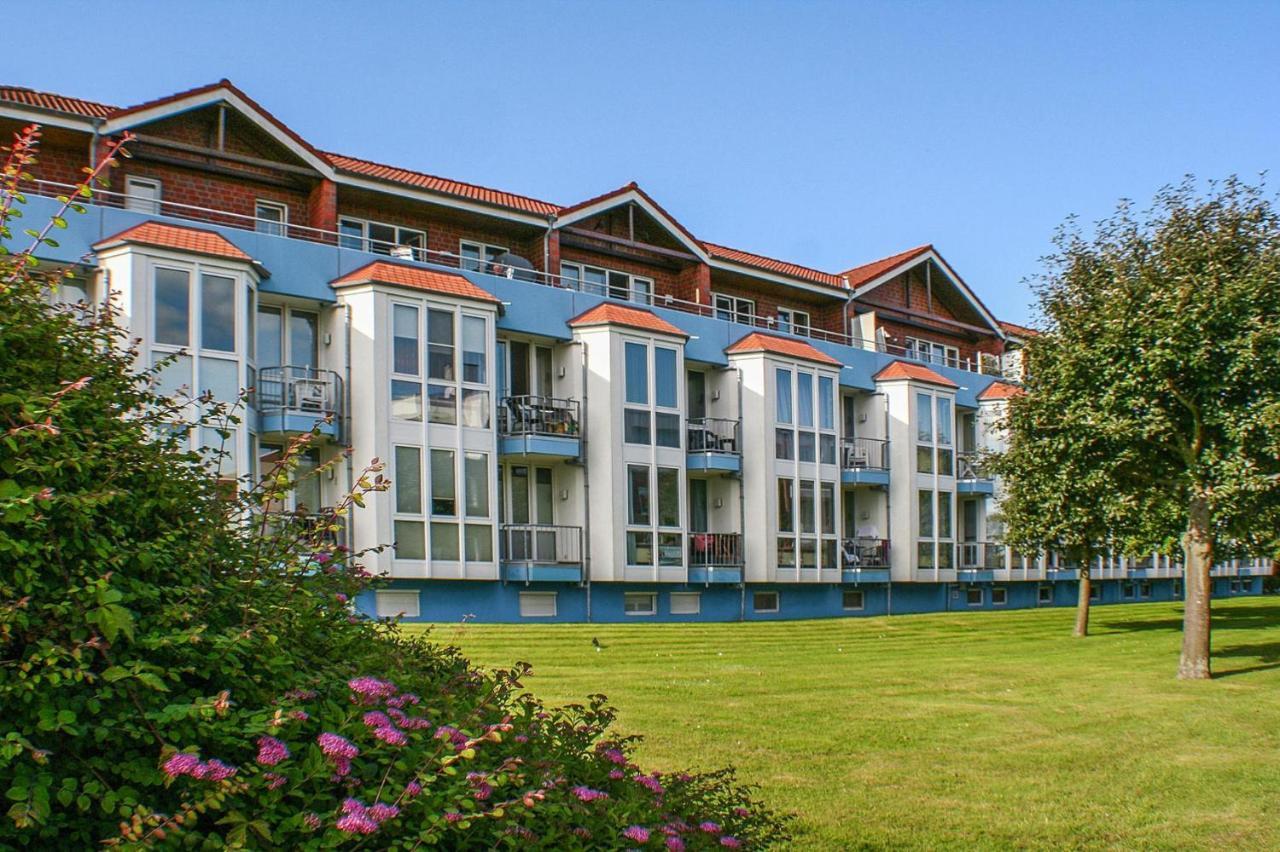 Apartment In Cuxhaven With A Shared Pool Екстериор снимка