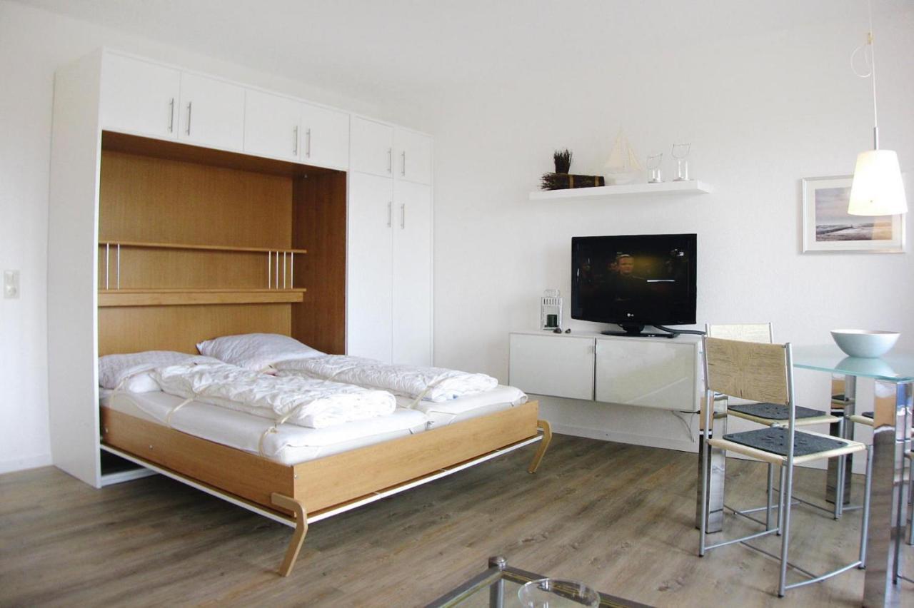 Apartment In Cuxhaven With A Shared Pool Екстериор снимка