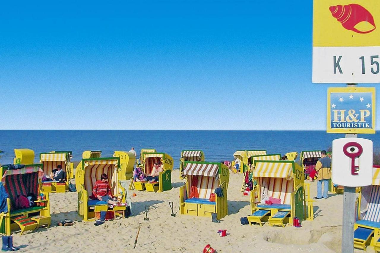 Apartment In Cuxhaven With A Shared Pool Екстериор снимка